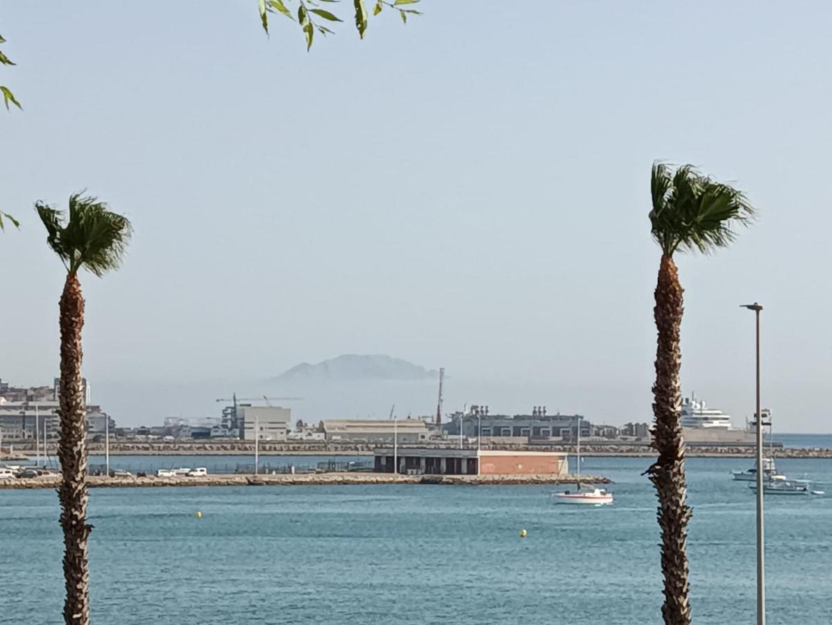 La Línea de la ConcepciónVistas A 3 Paises Y 2 Continentes 1º Linea De Playa A 5 Minutos De Gibraltarアパートメント エクステリア 写真